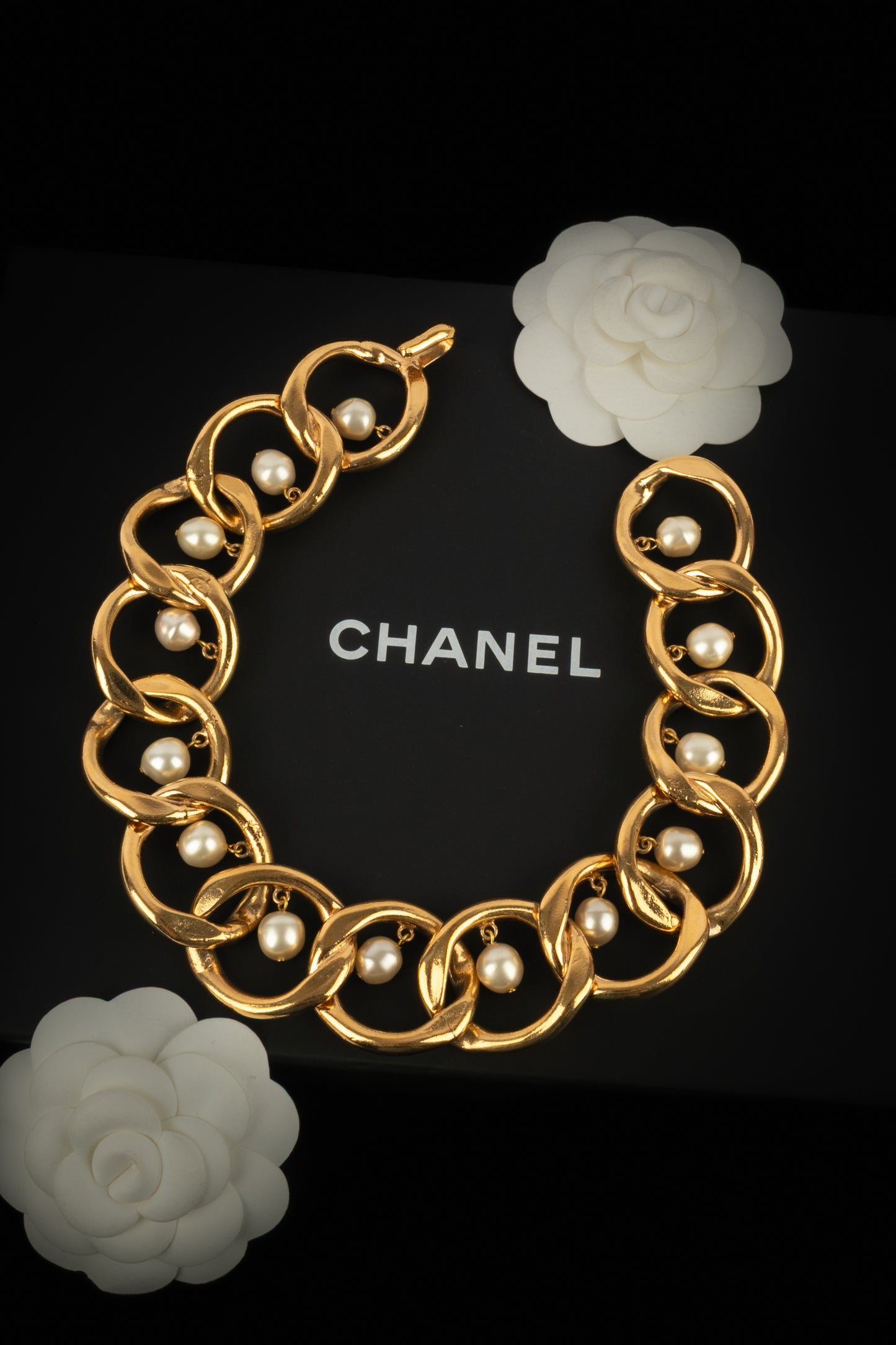 Collier court Chanel 1990's