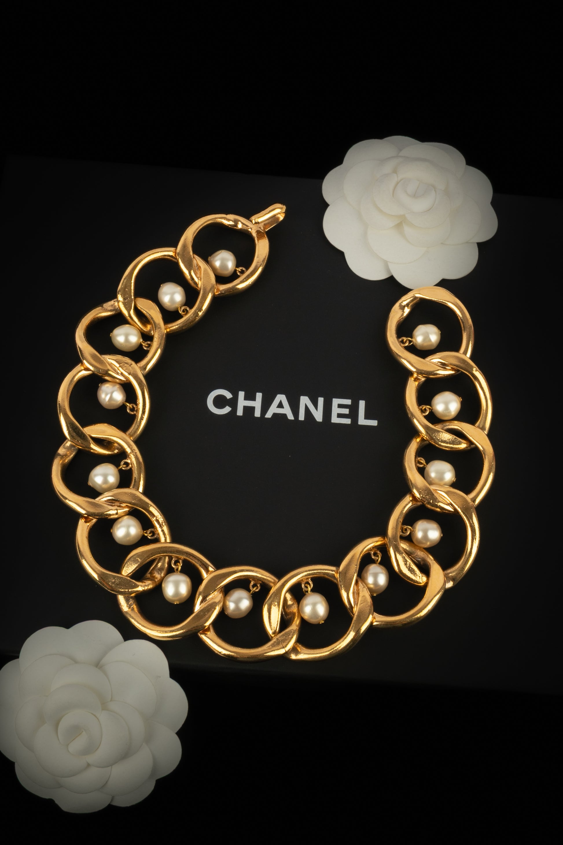 Collier court Chanel 1990's