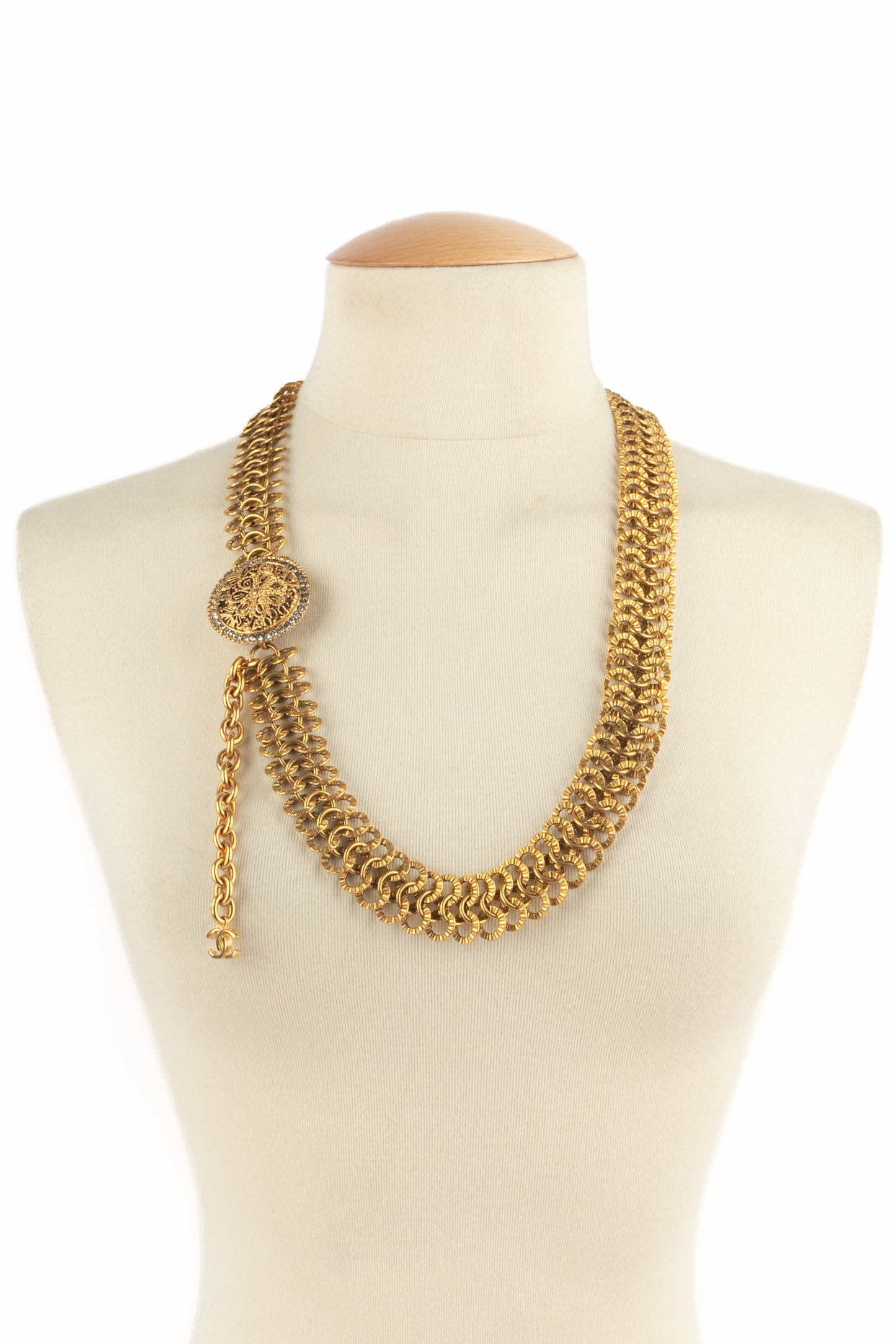 Ceinture dorée Chanel