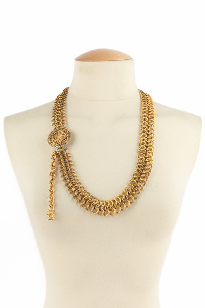 Ceinture dorée Chanel