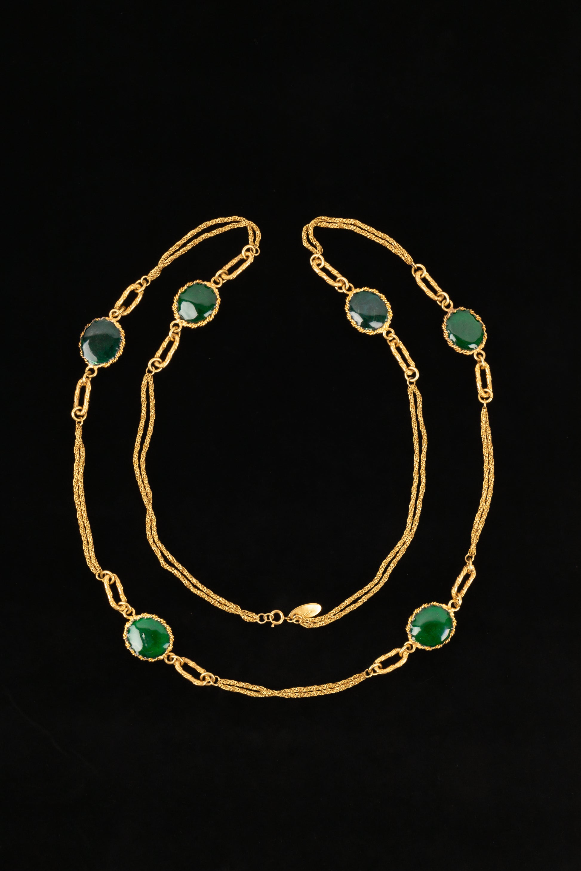 Collier en pâte de verre Chanel