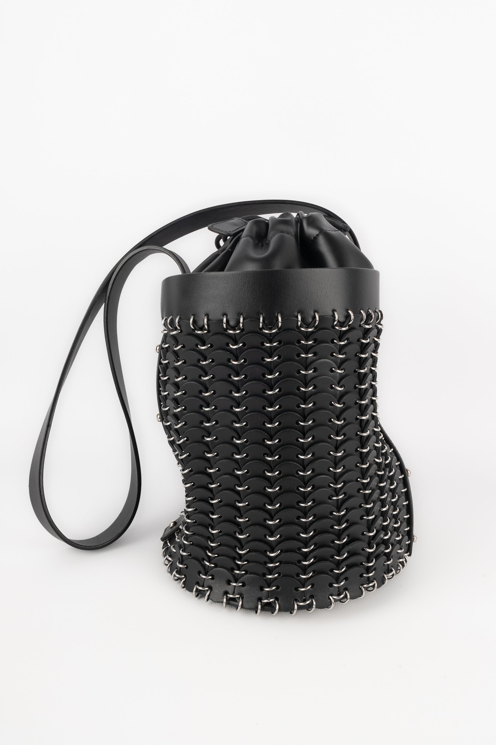 Sac seau noir Paco Rabanne