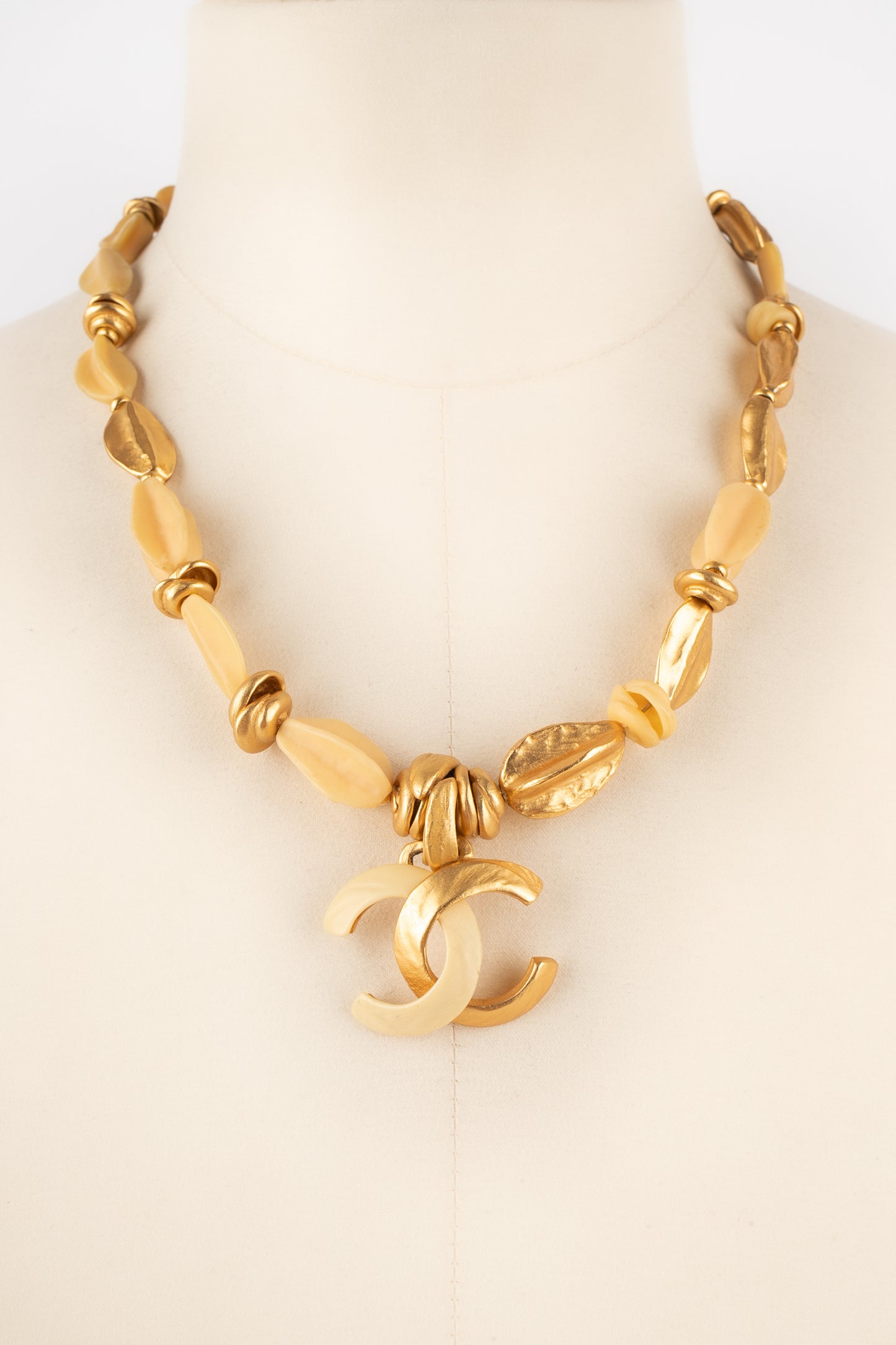 Collier cc Chanel