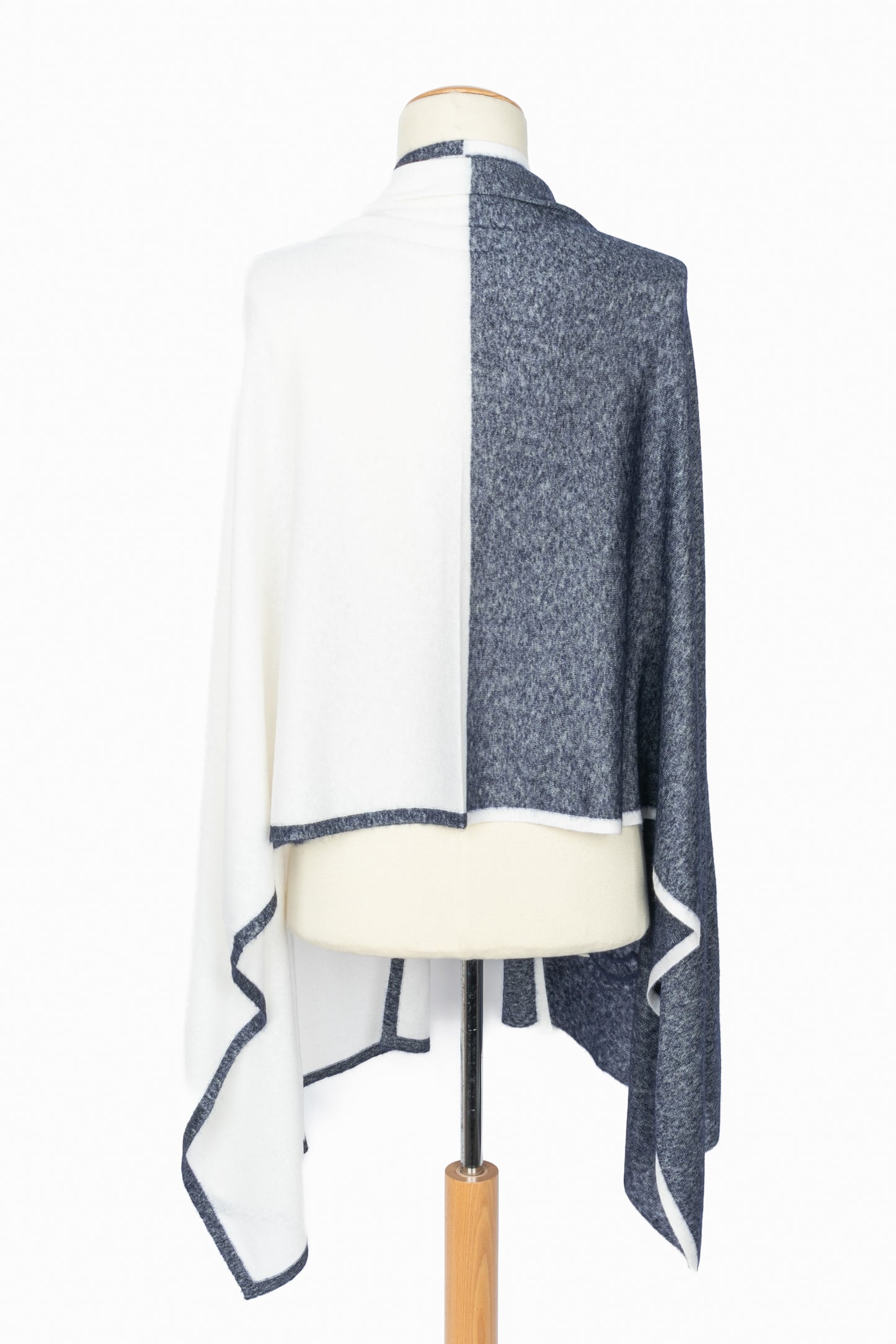 Écharpe bicolore Chanel 