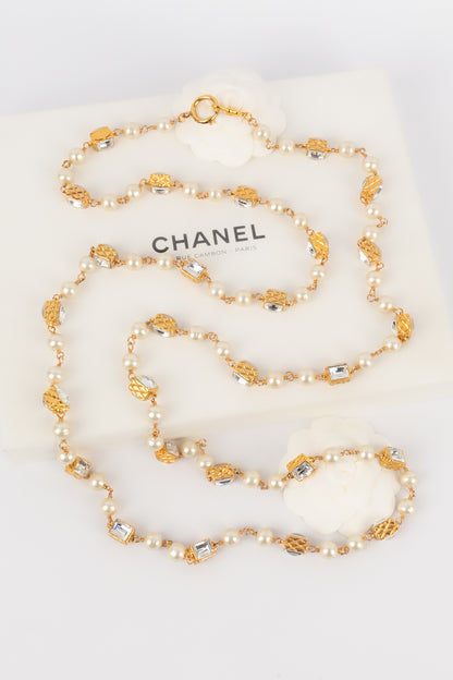 Collier de perles Chanel