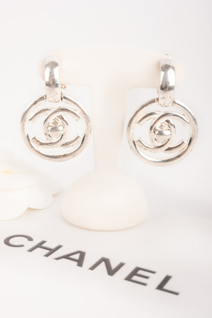 Boucles d'oreilles tourniquet Chanel 1997