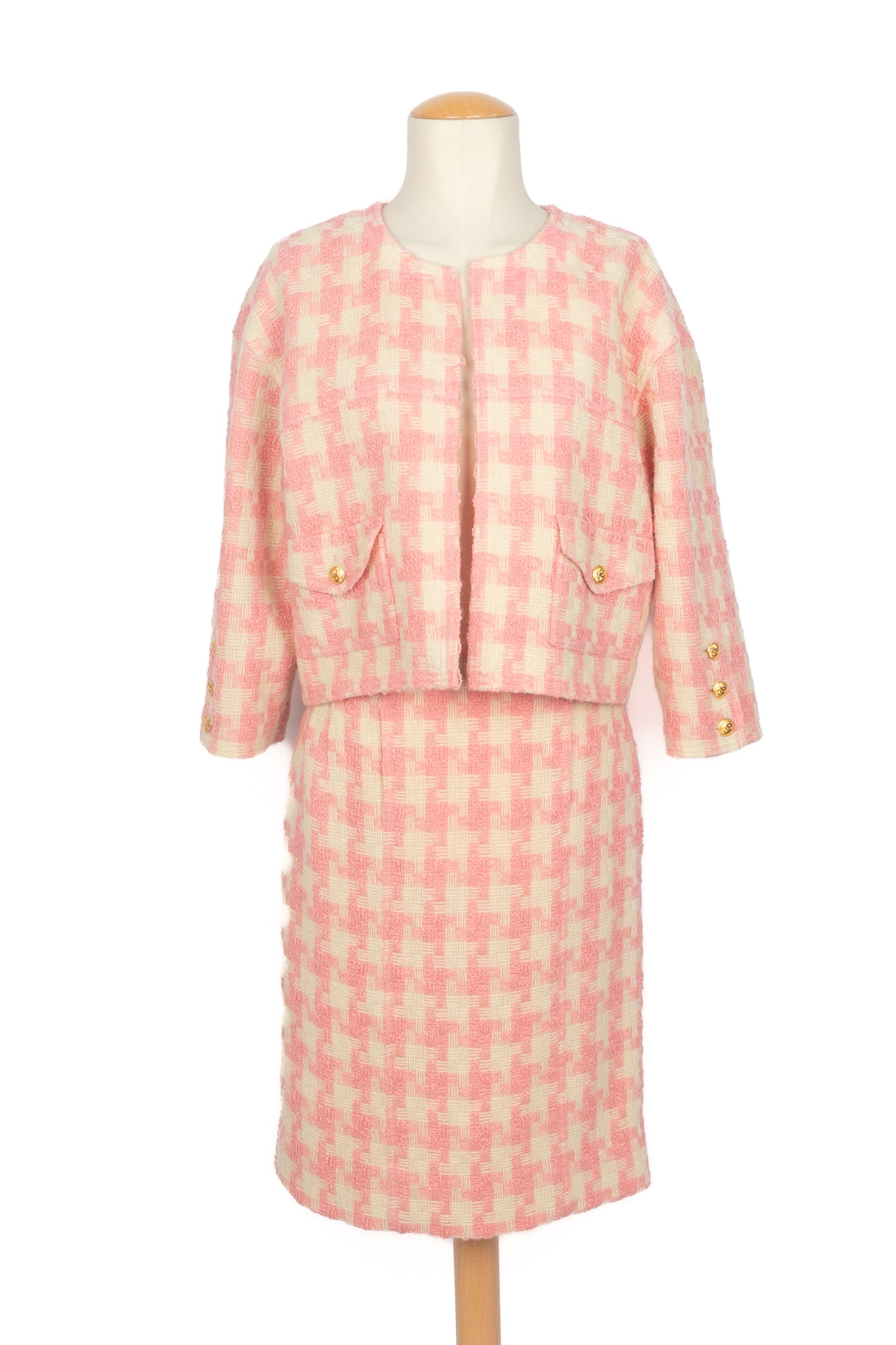Tailleur rose Chanel 1990's
