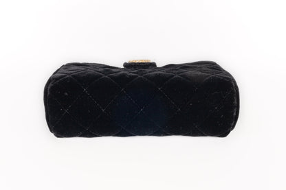 Sac pochette en velours Chanel