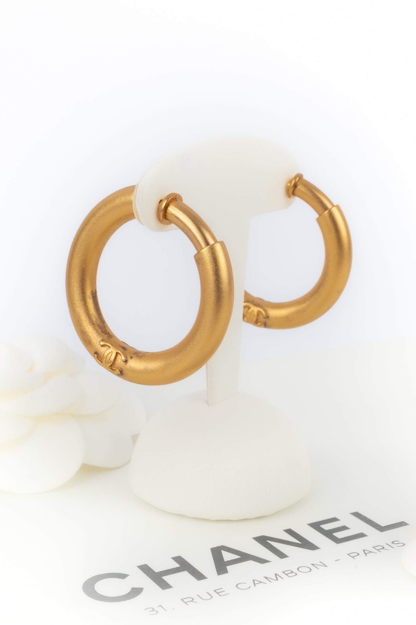 Boucles d'oreilles créoles Chanel 1996