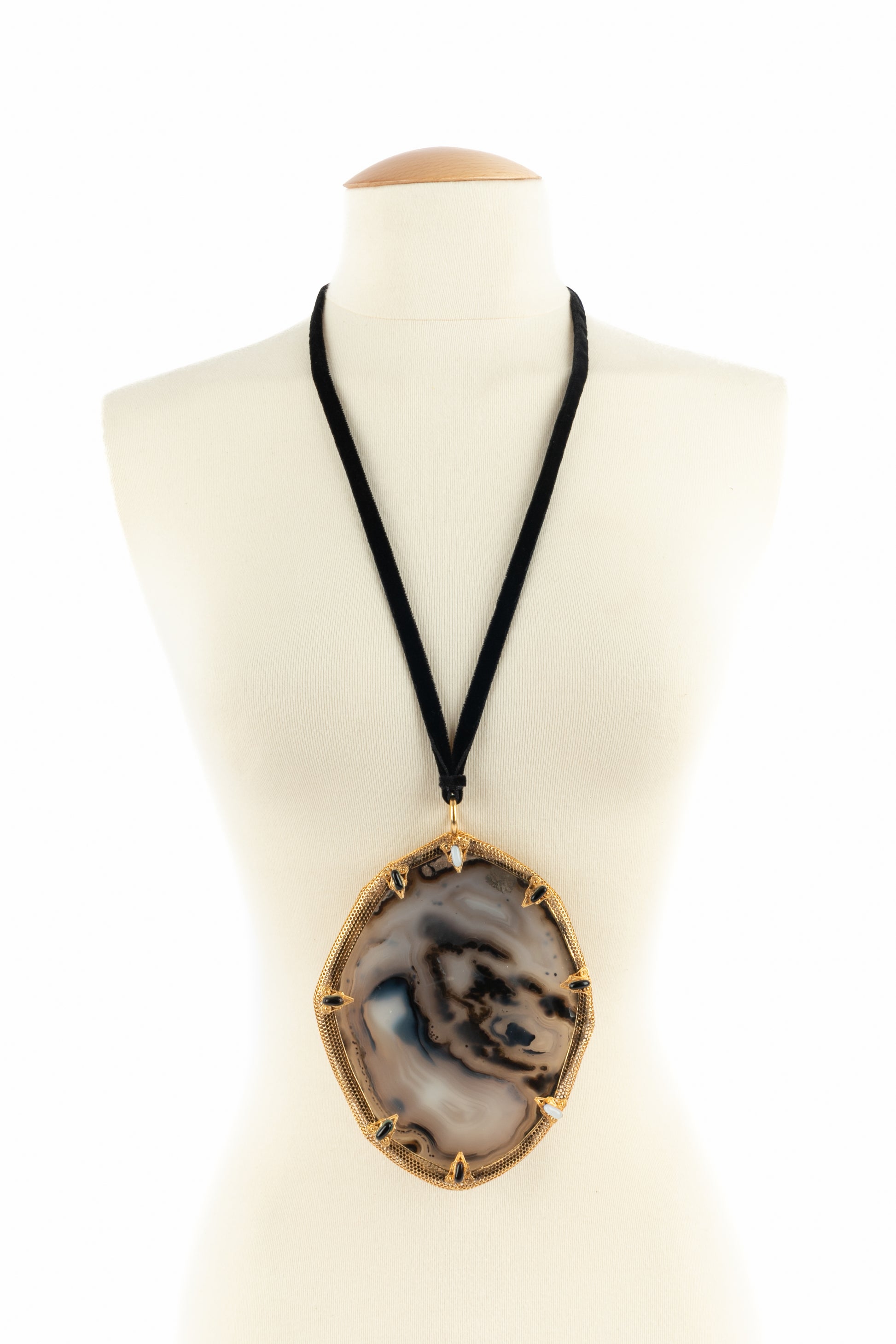 Rare collier pendentif