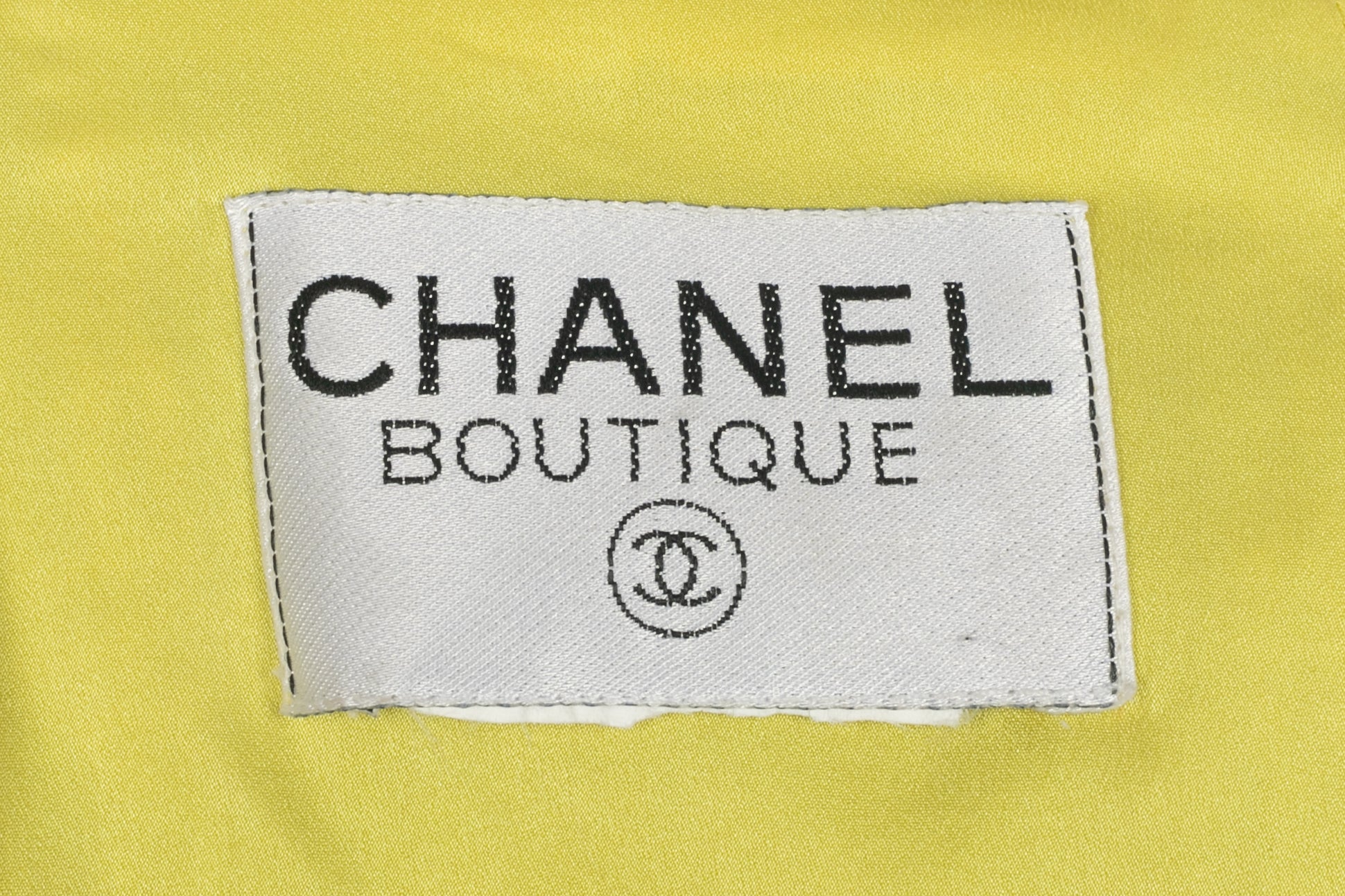 Veste en tweed jaune Chanel 