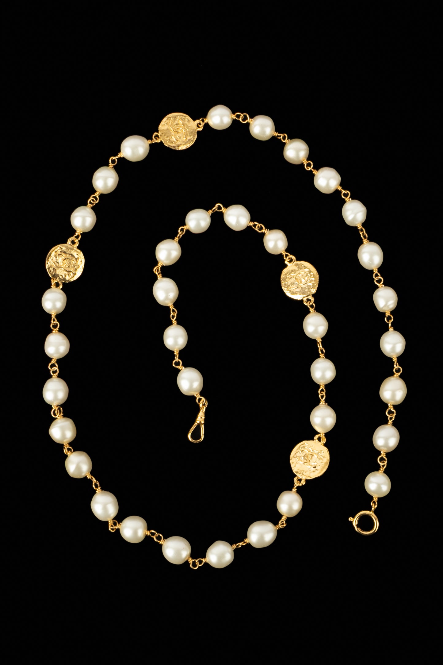 Collier de perles Chanel 
