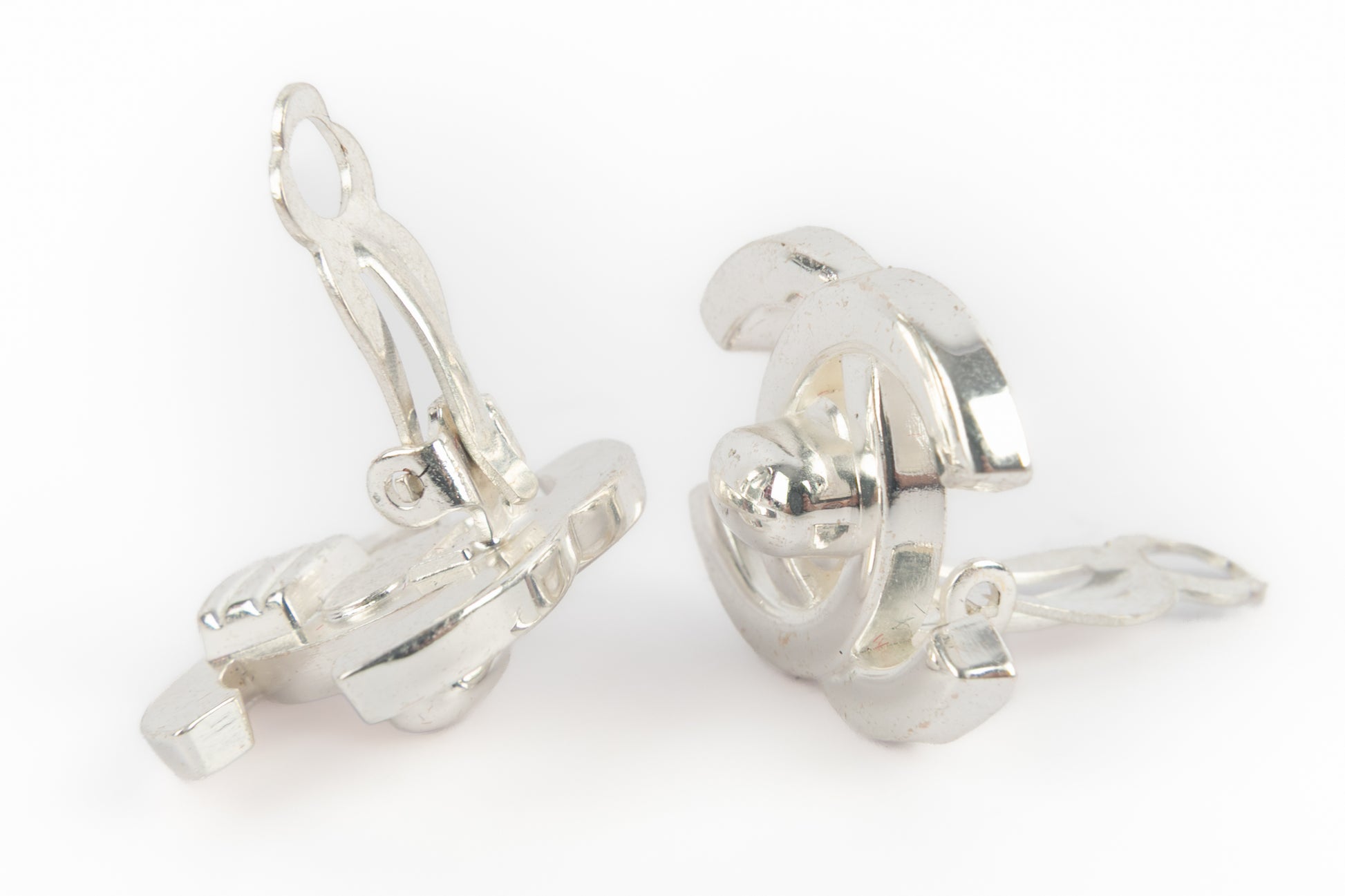 Boucles d'oreilles Turnlock Chanel Hiver 1997