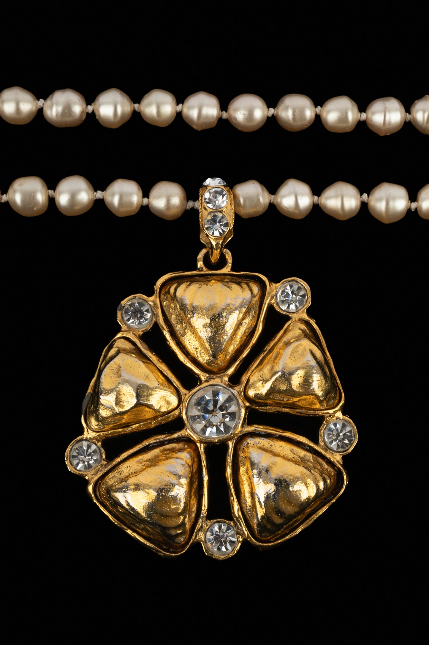 Collier pendentif Chanel 1985-1990