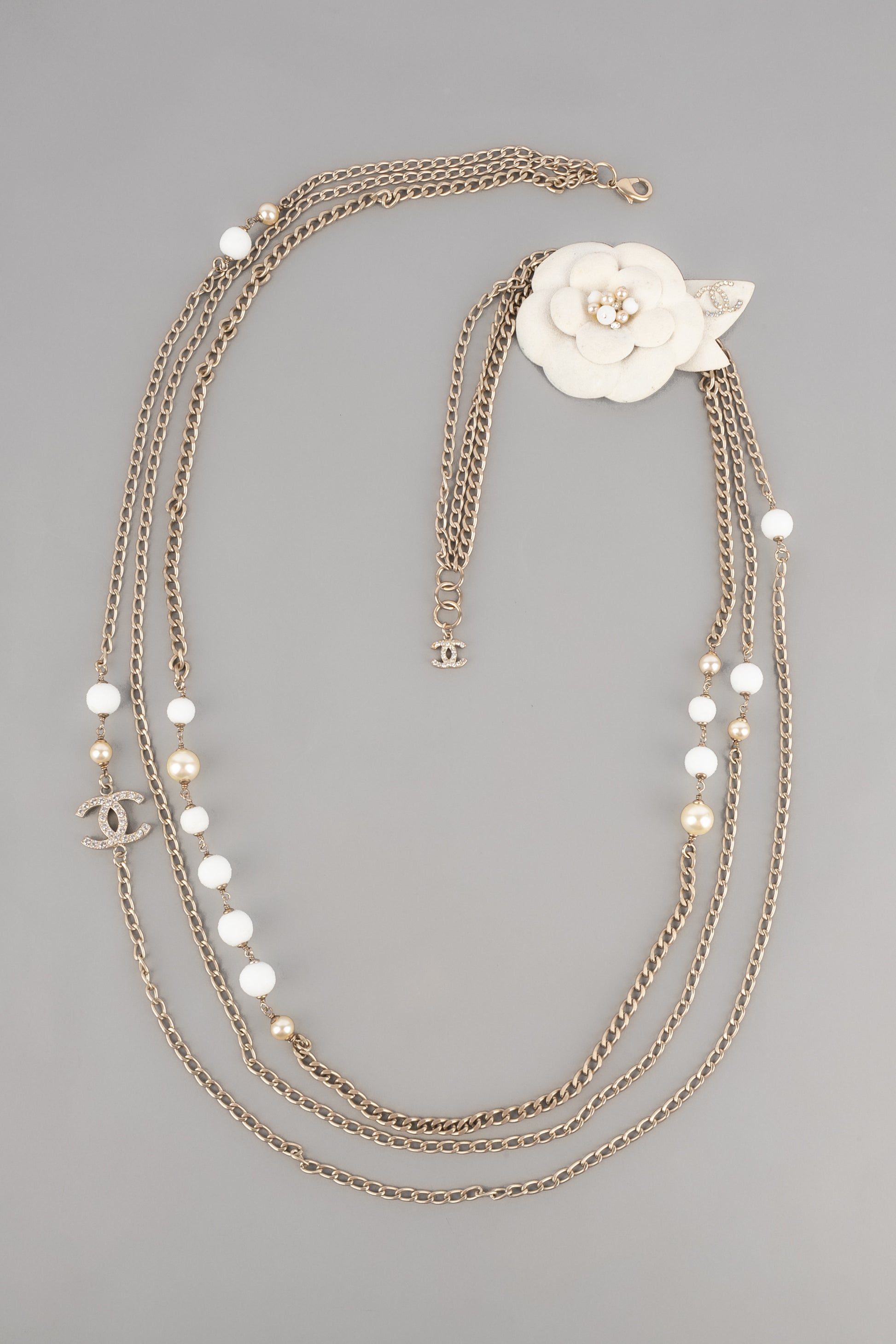 Collier camélia Chanel 2005