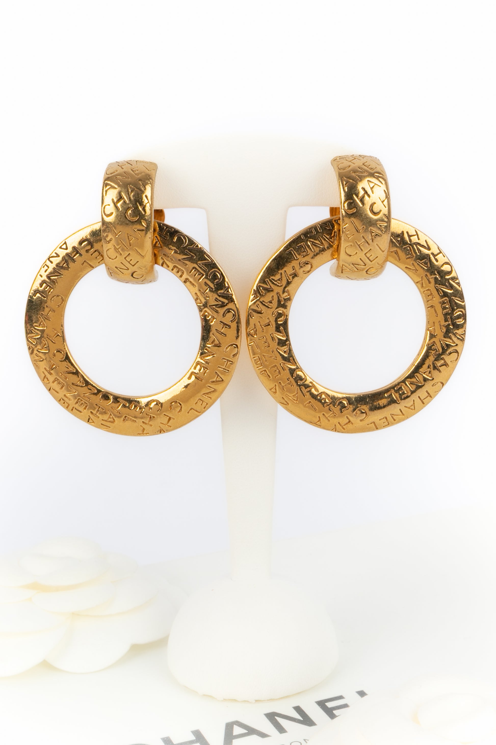 Boucles d'oreilles créoles Chanel 1980's