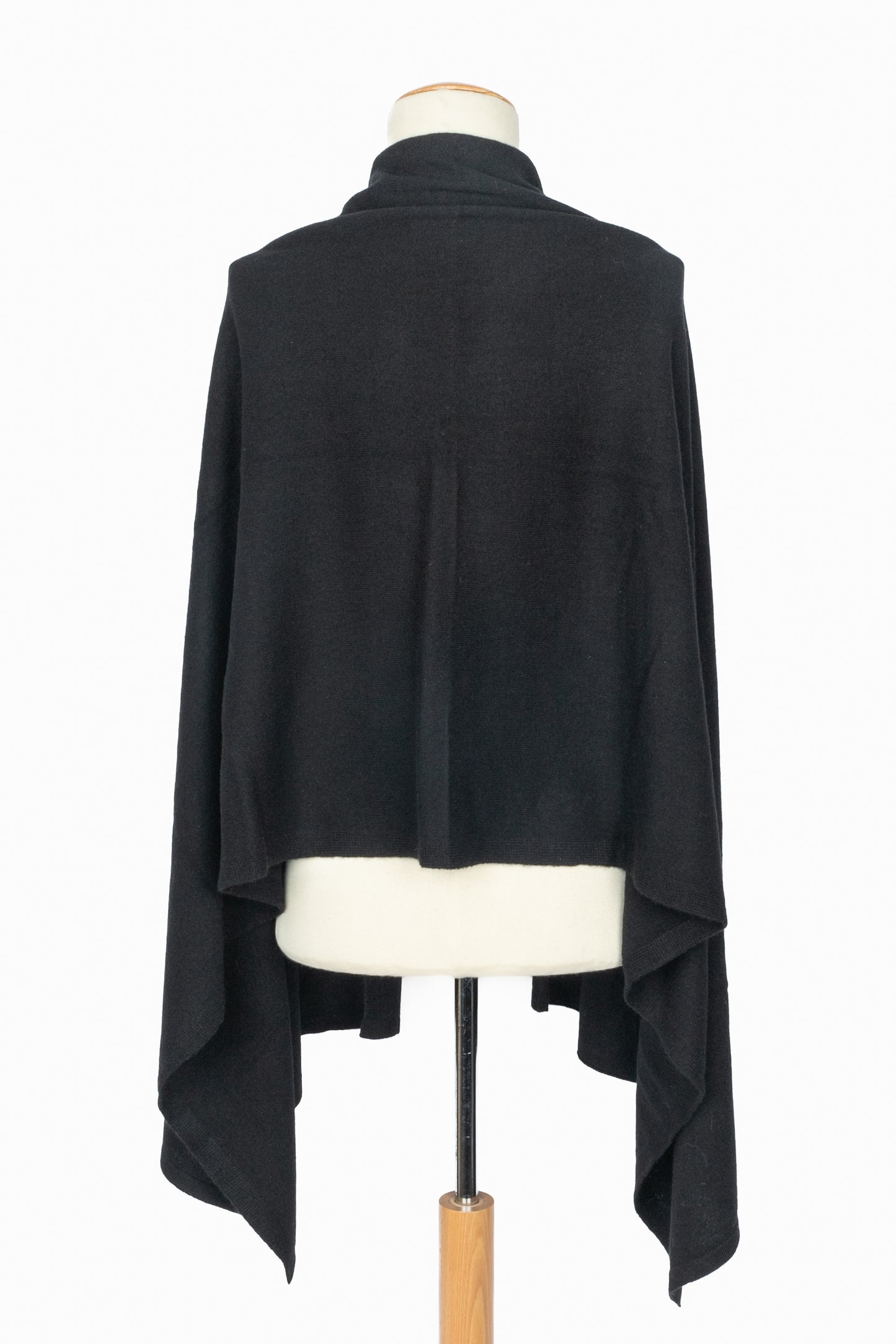 Écharpe noire Chanel