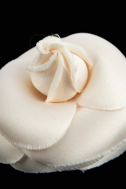 Broche camélia Chanel (Attribuée à)