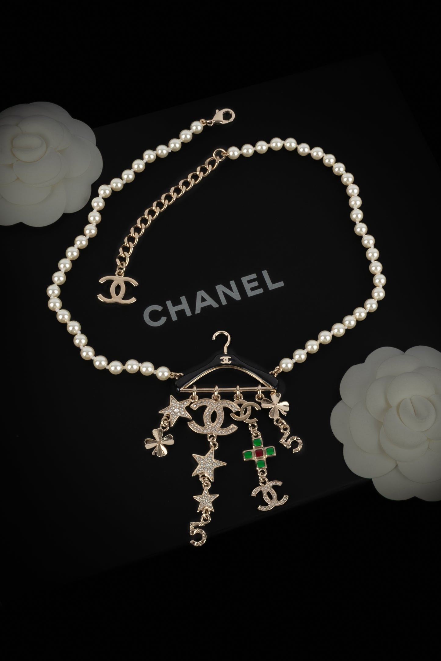Collier cintre Chanel 2023