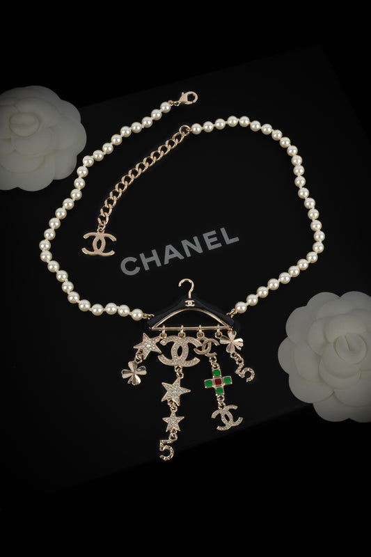 Collier cintre Chanel 2023