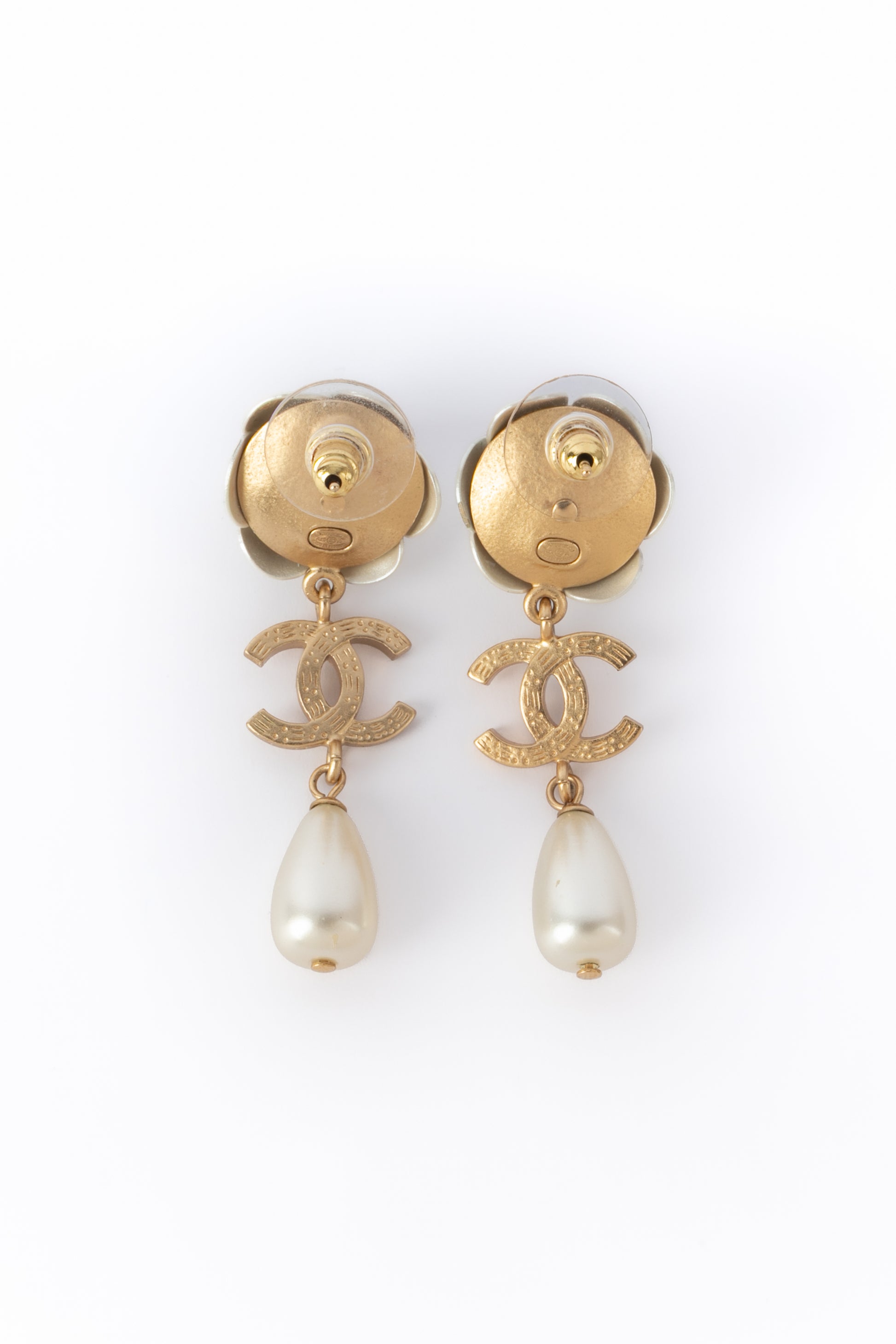 Boucles d'oreilles camélia Chanel 2020