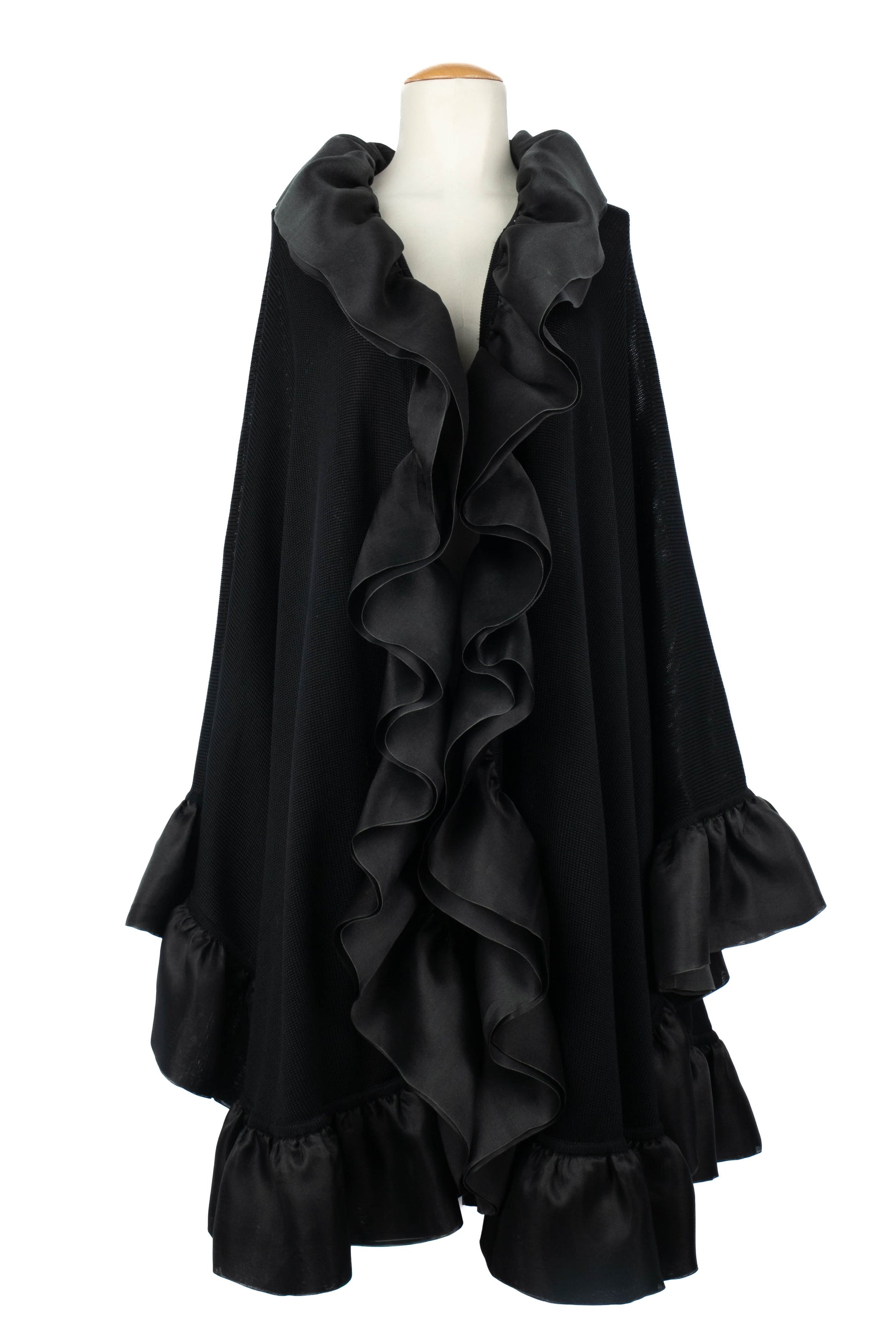 Cape en soie noire Isabel Canovas