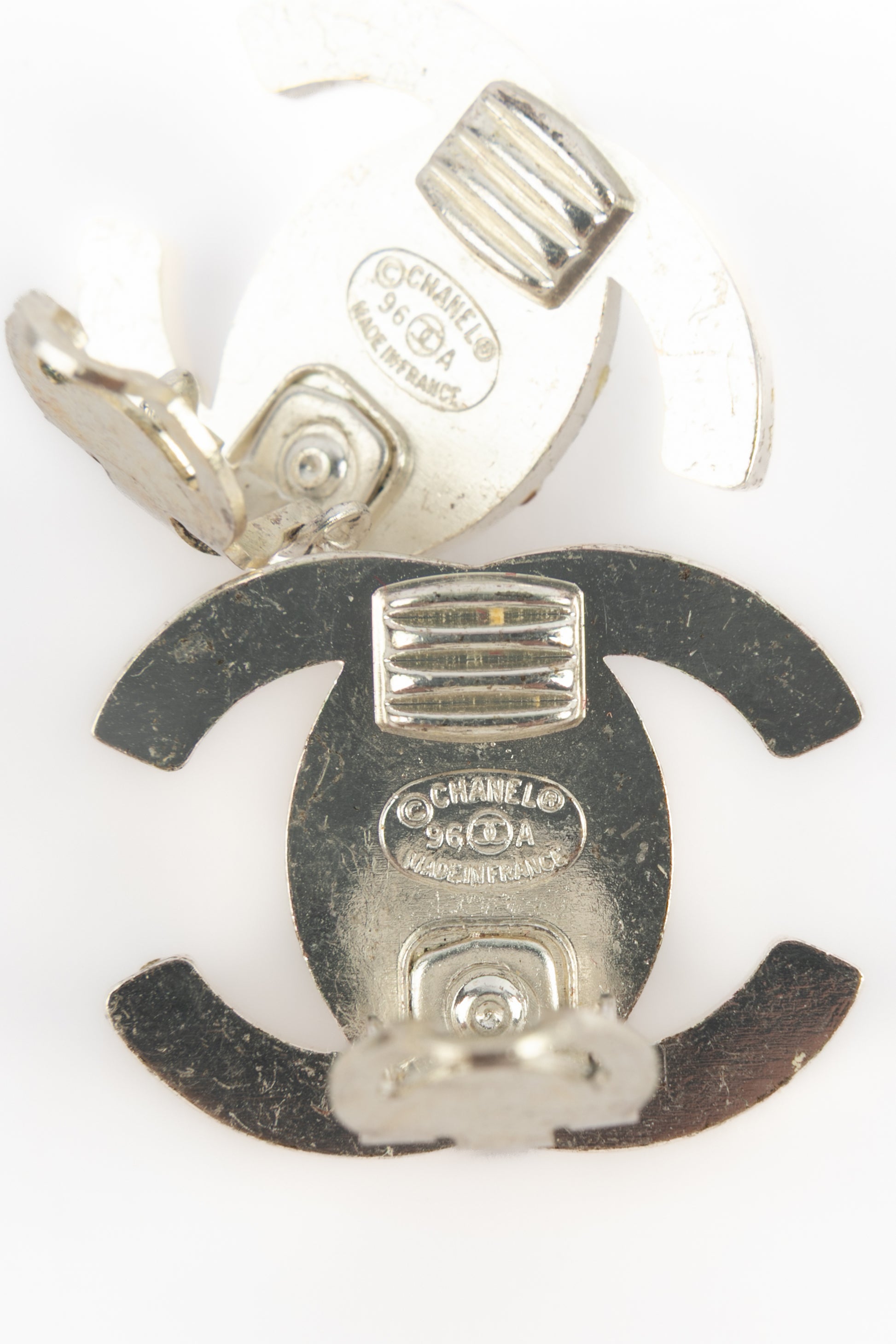 Boucles d'oreilles tourniquet Chanel Hiver 1996