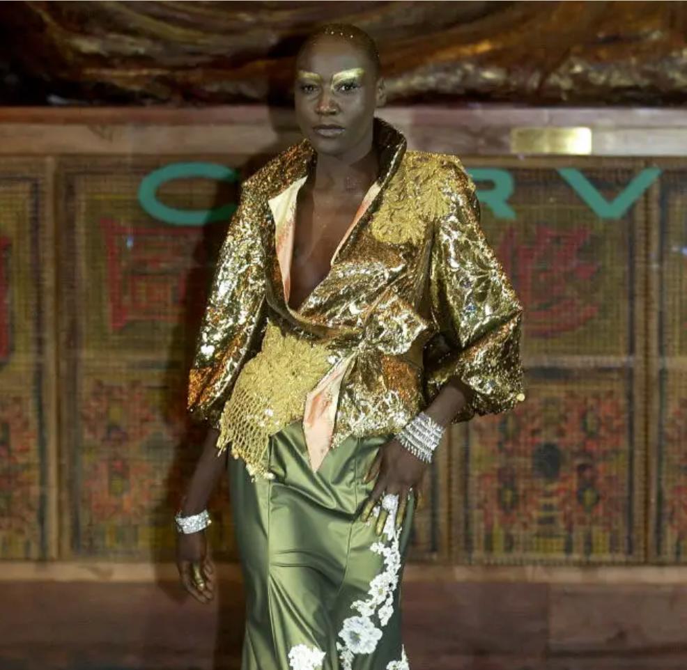 Veste dorée Carven Haute Couture Automne 2004-2005