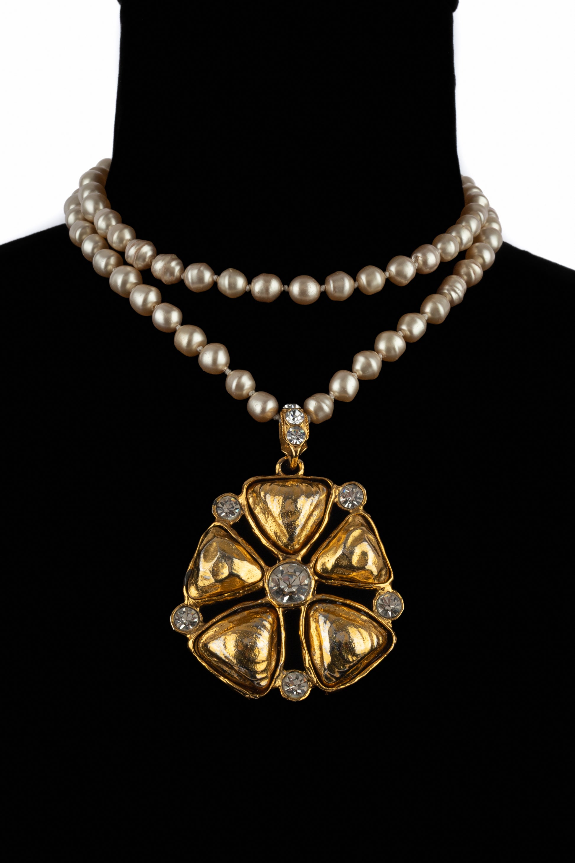 Collier pendentif Chanel 1985-1990