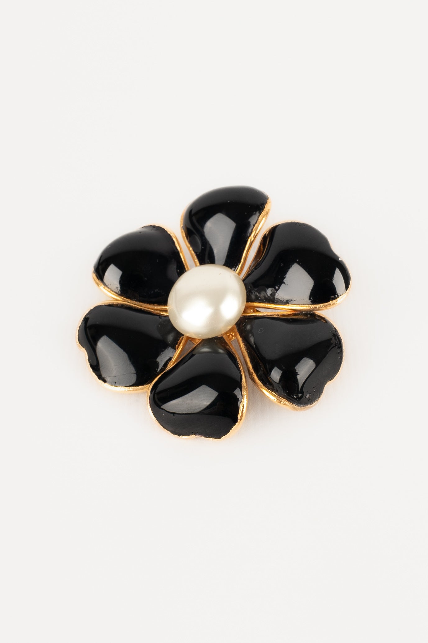 Broche camélia Chanel