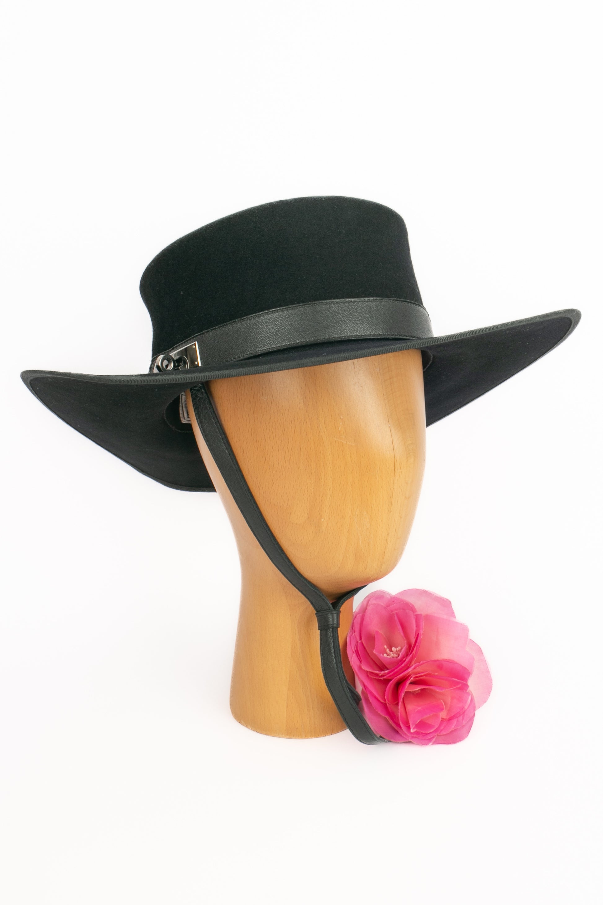 Chapeau noir Hermès