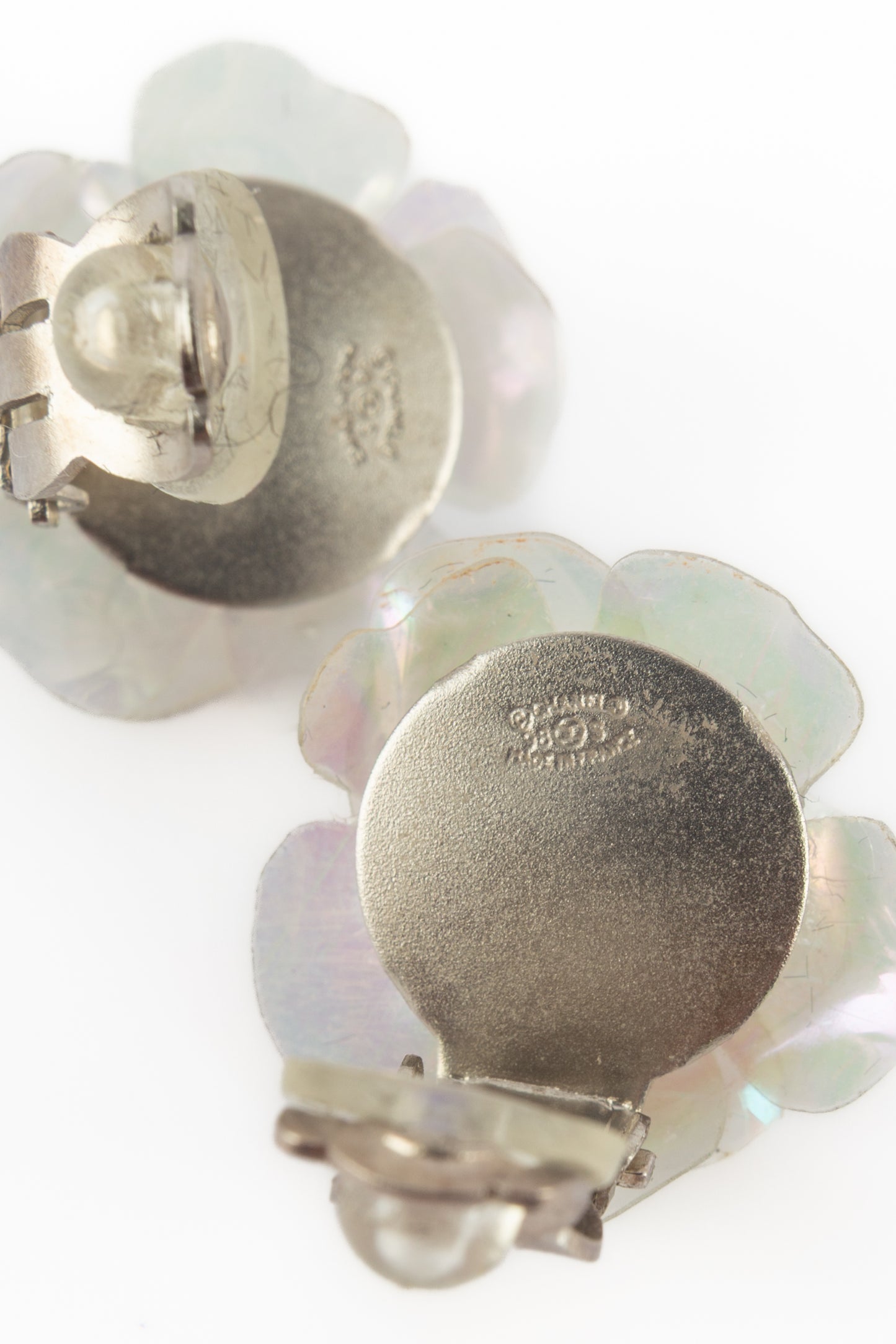 Boucles d'oreilles camélias Chanel