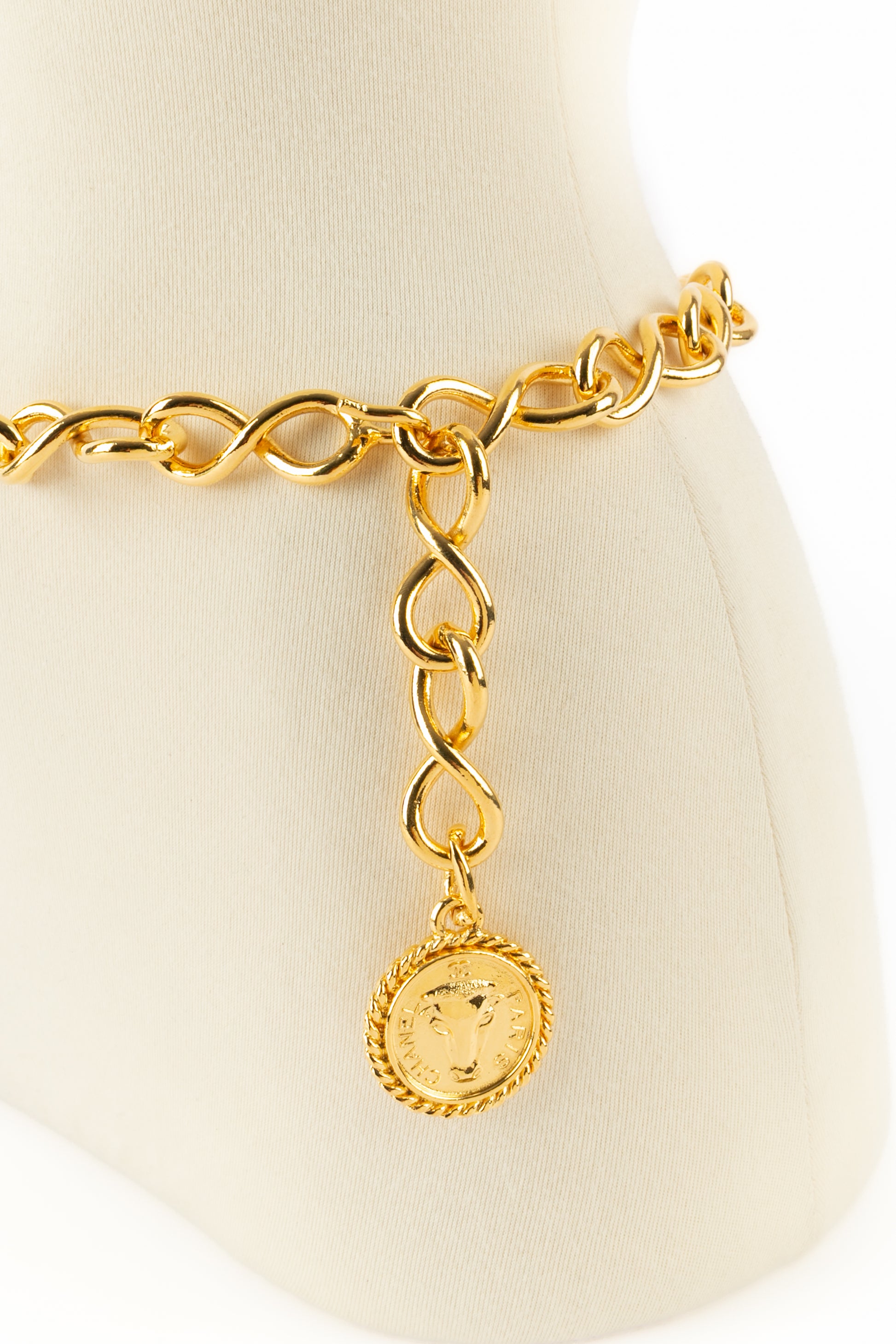 Ceinture "taureau" Chanel