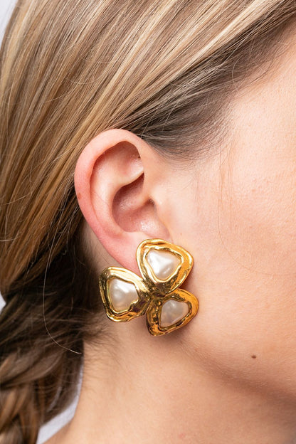 Boucles d'oreilles baroques Chanel