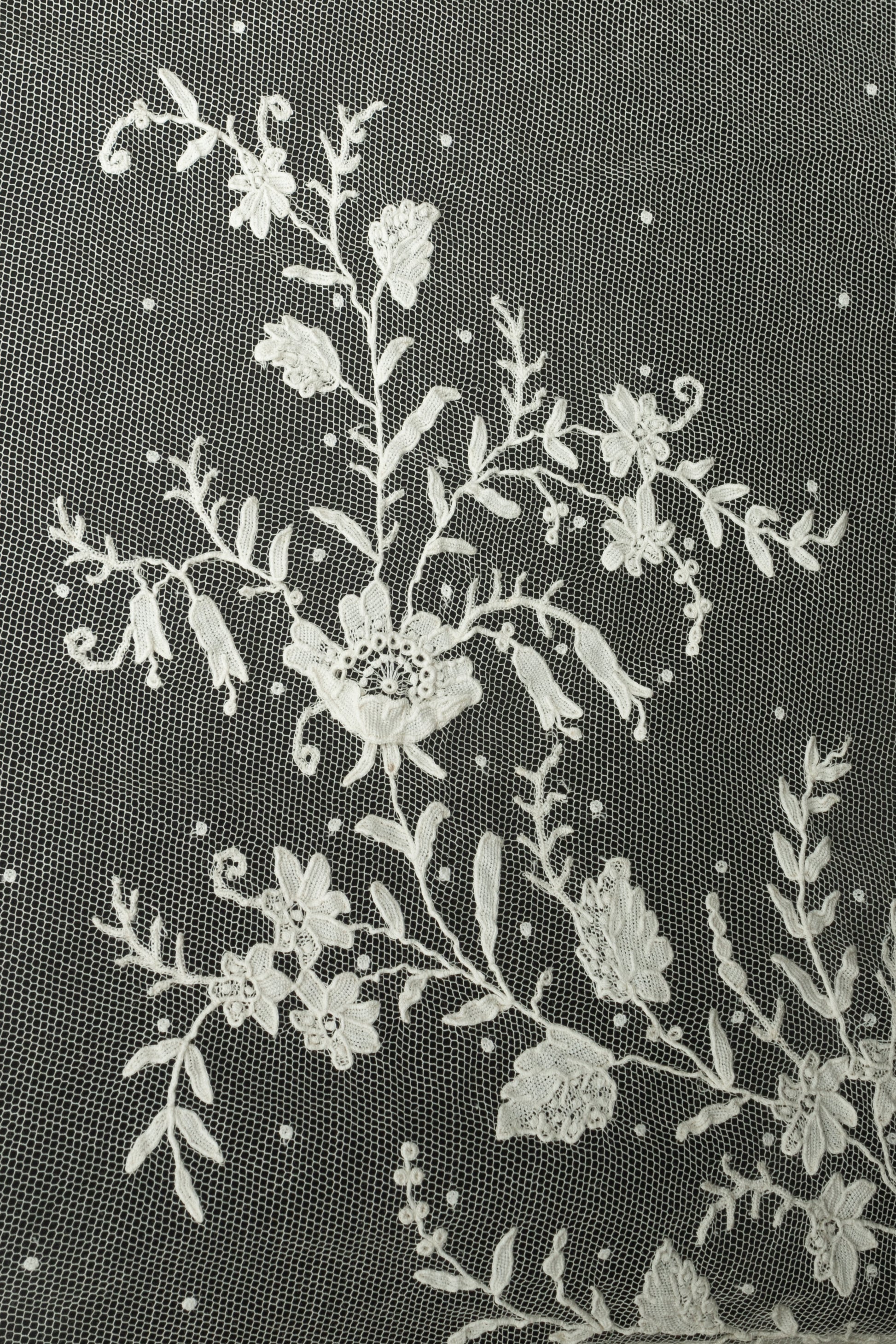 Voile de mariée brodé en dentelle