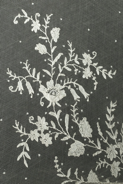 Voile de mariée brodé en dentelle