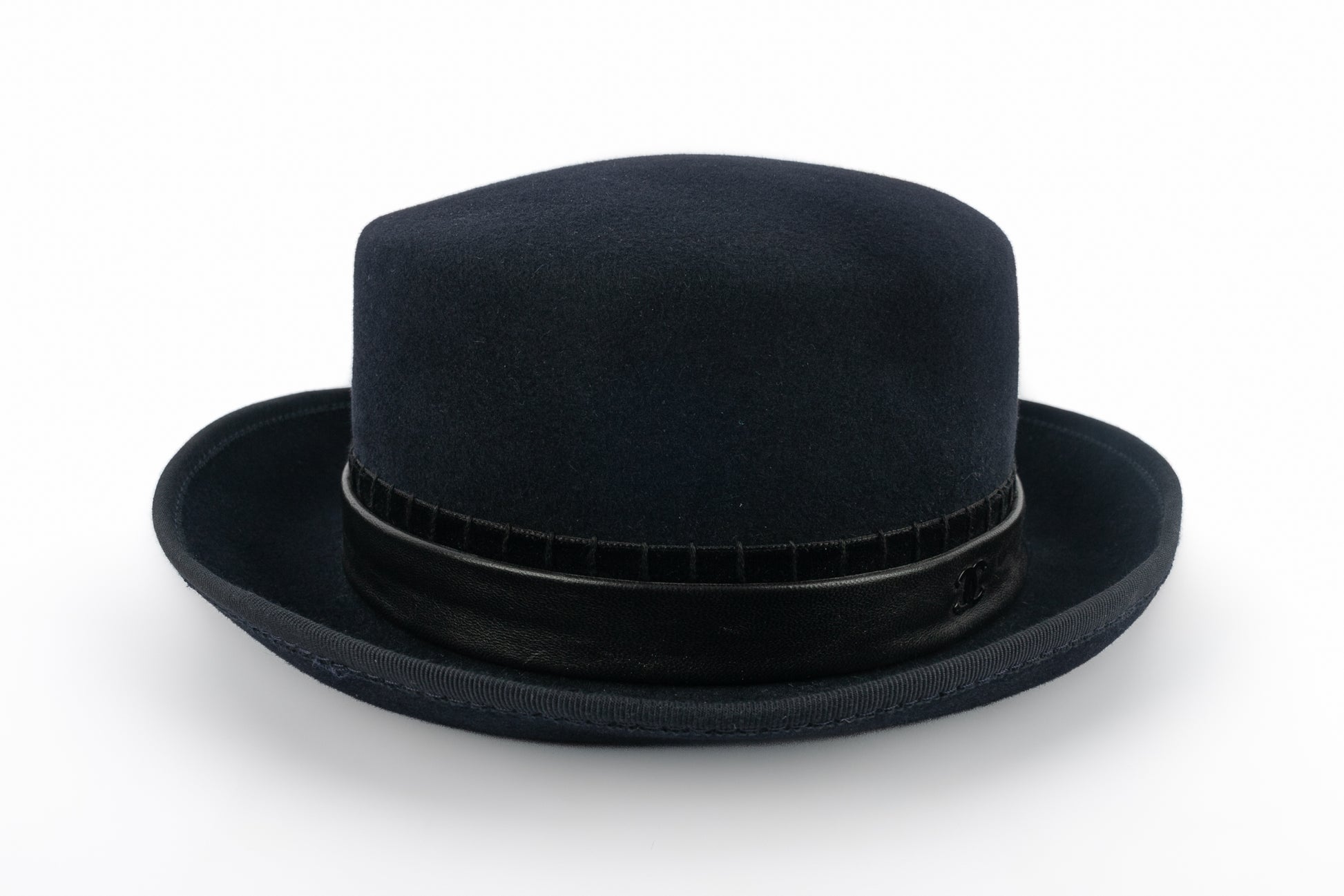 Chapeau noir Chanel