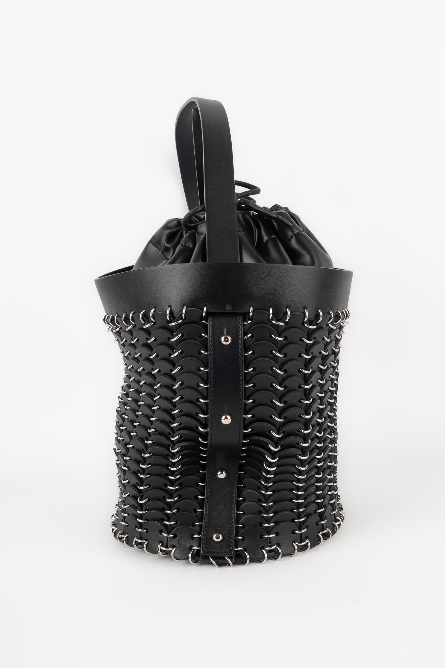 Sac seau noir Paco Rabanne