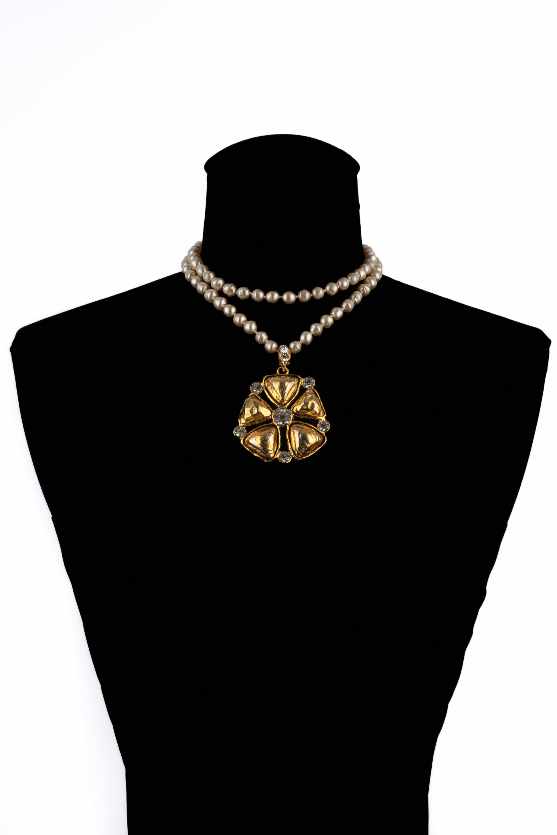 Collier pendentif Chanel 1985-1990