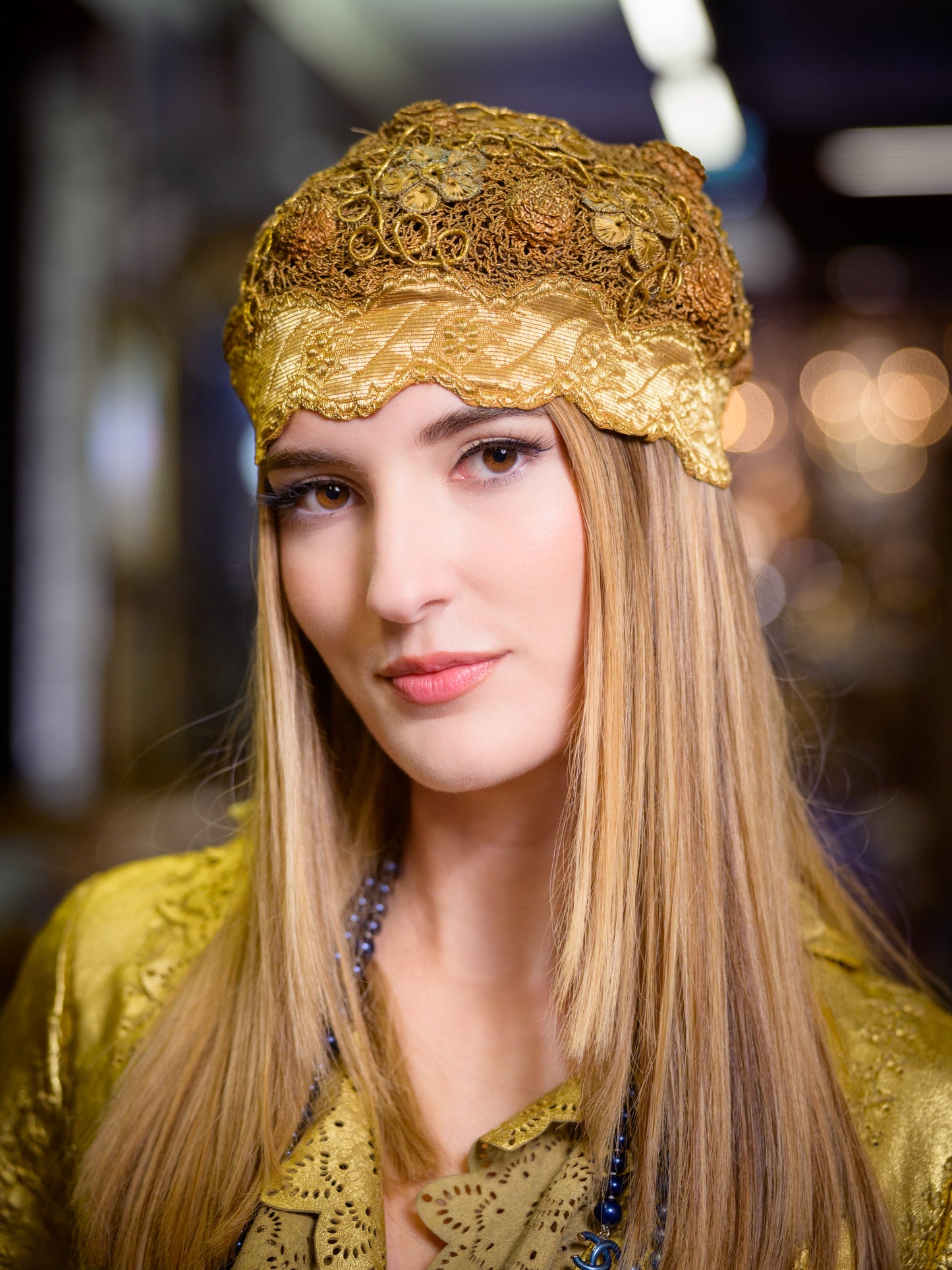 Golden hat 1920s