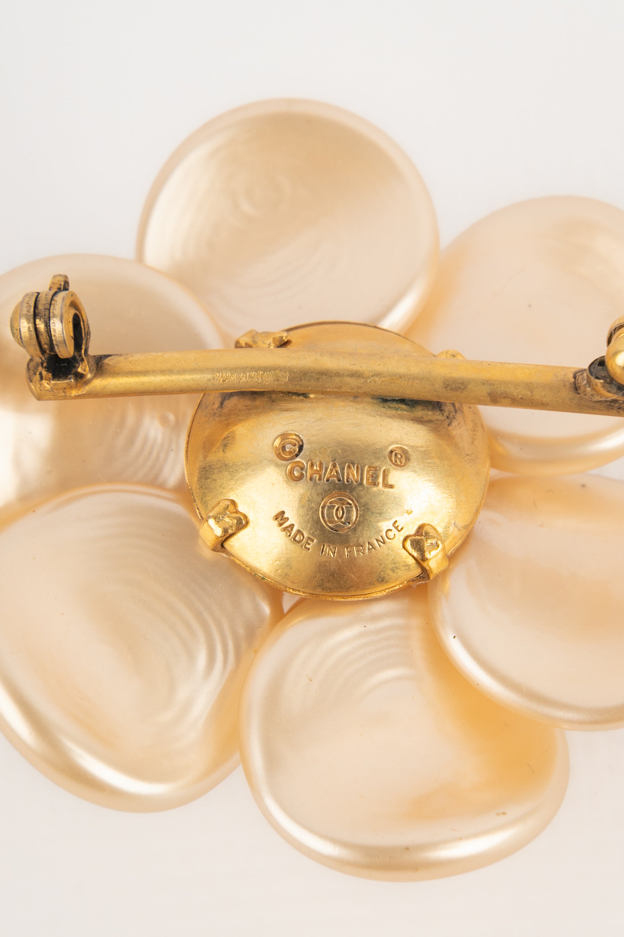 Chanel camellia brooch – Les Merveilles De Babellou
