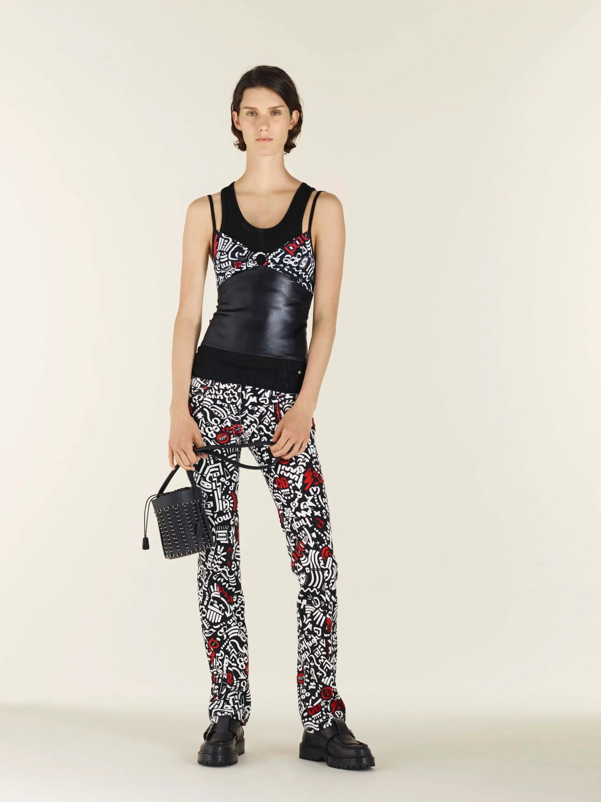 Sac seau noir Paco Rabanne Resort 2017