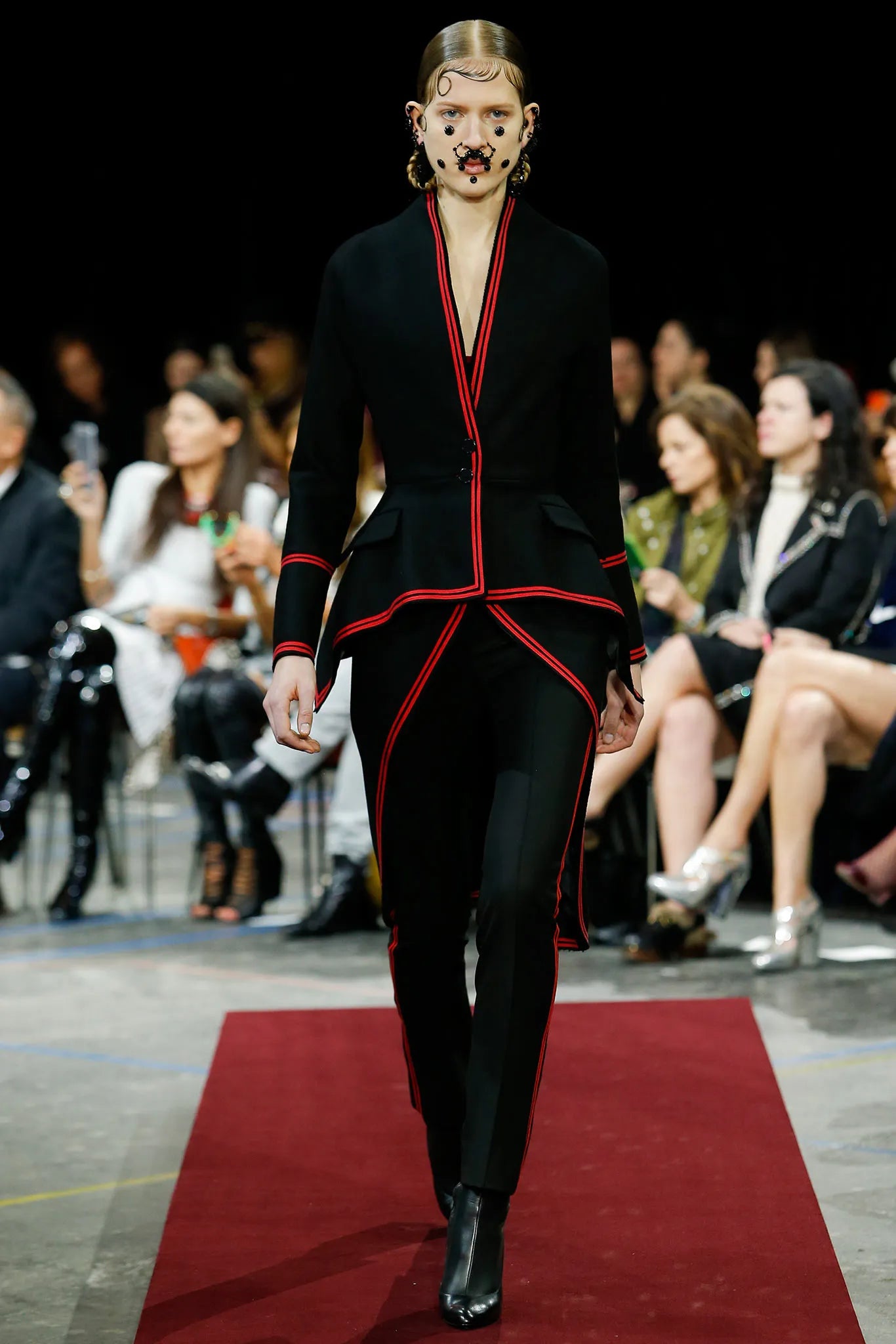 Veste queue de pie Givenchy hiver 2015