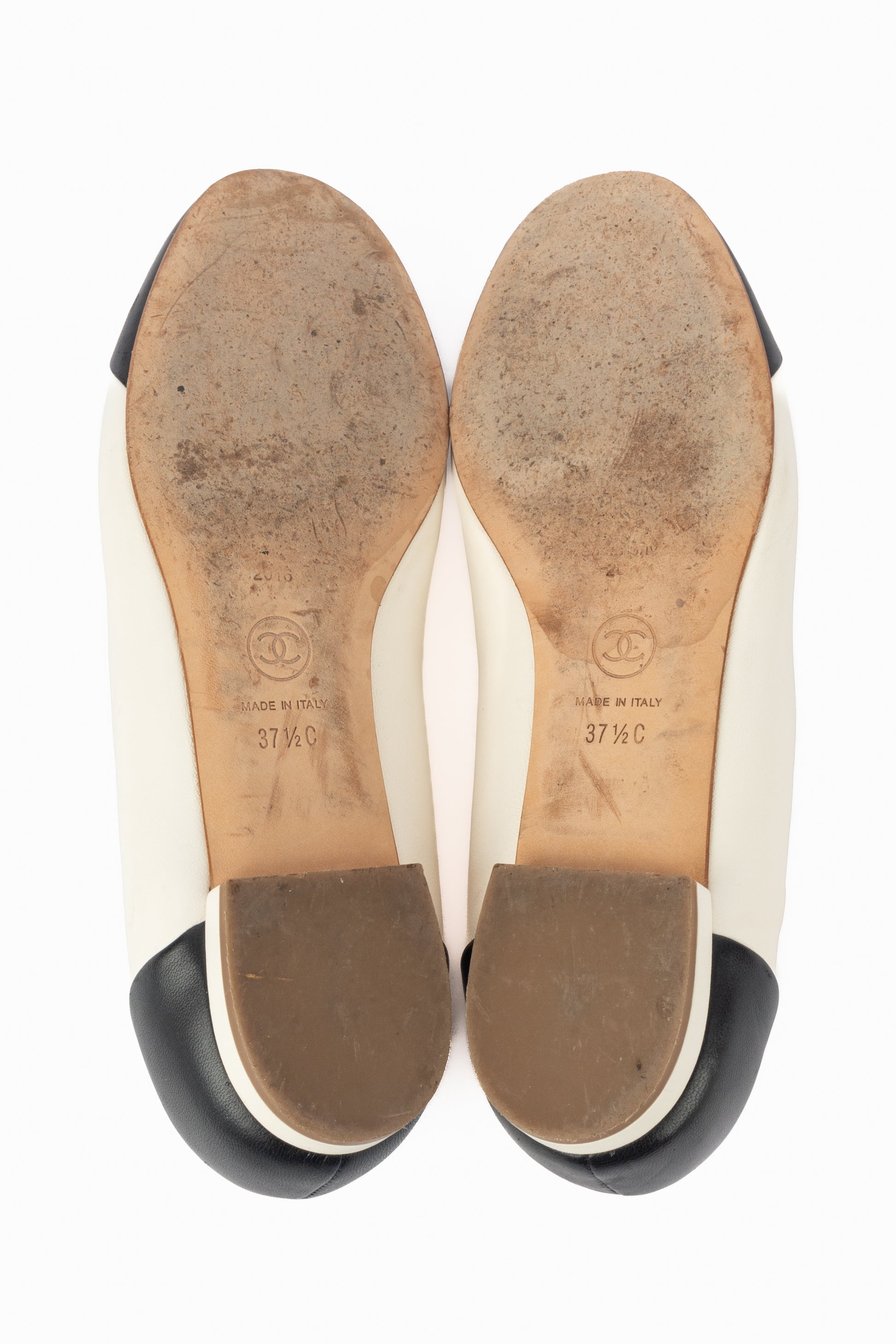 Ballerines en cuir bicoloreChanel