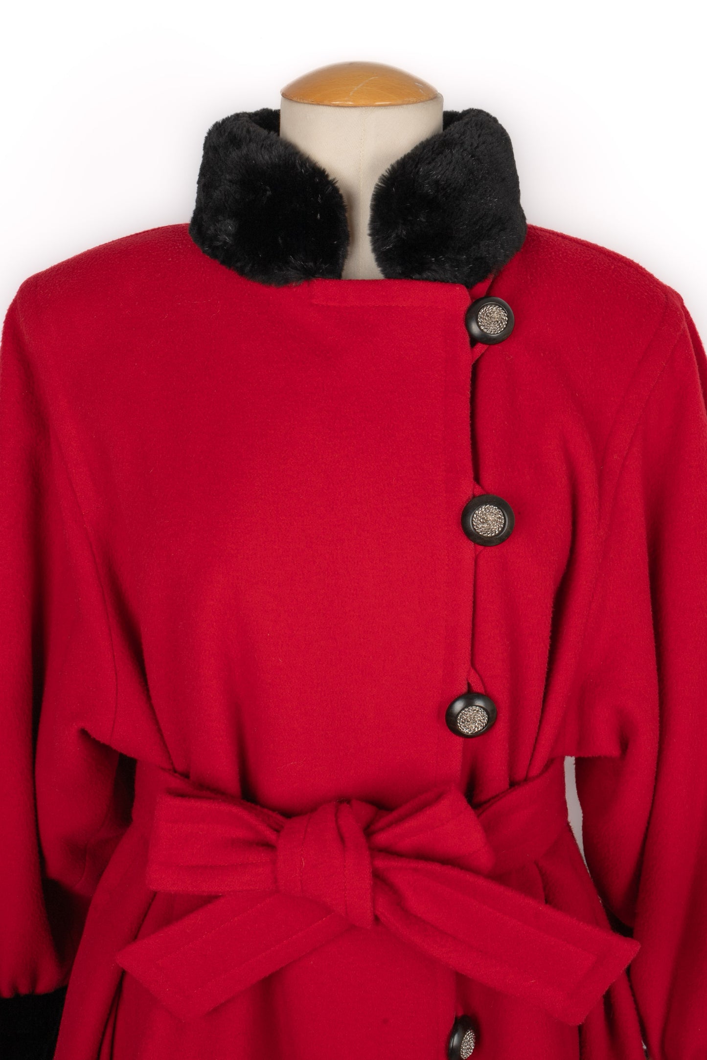 Manteau rouge Yves Saint Laurent