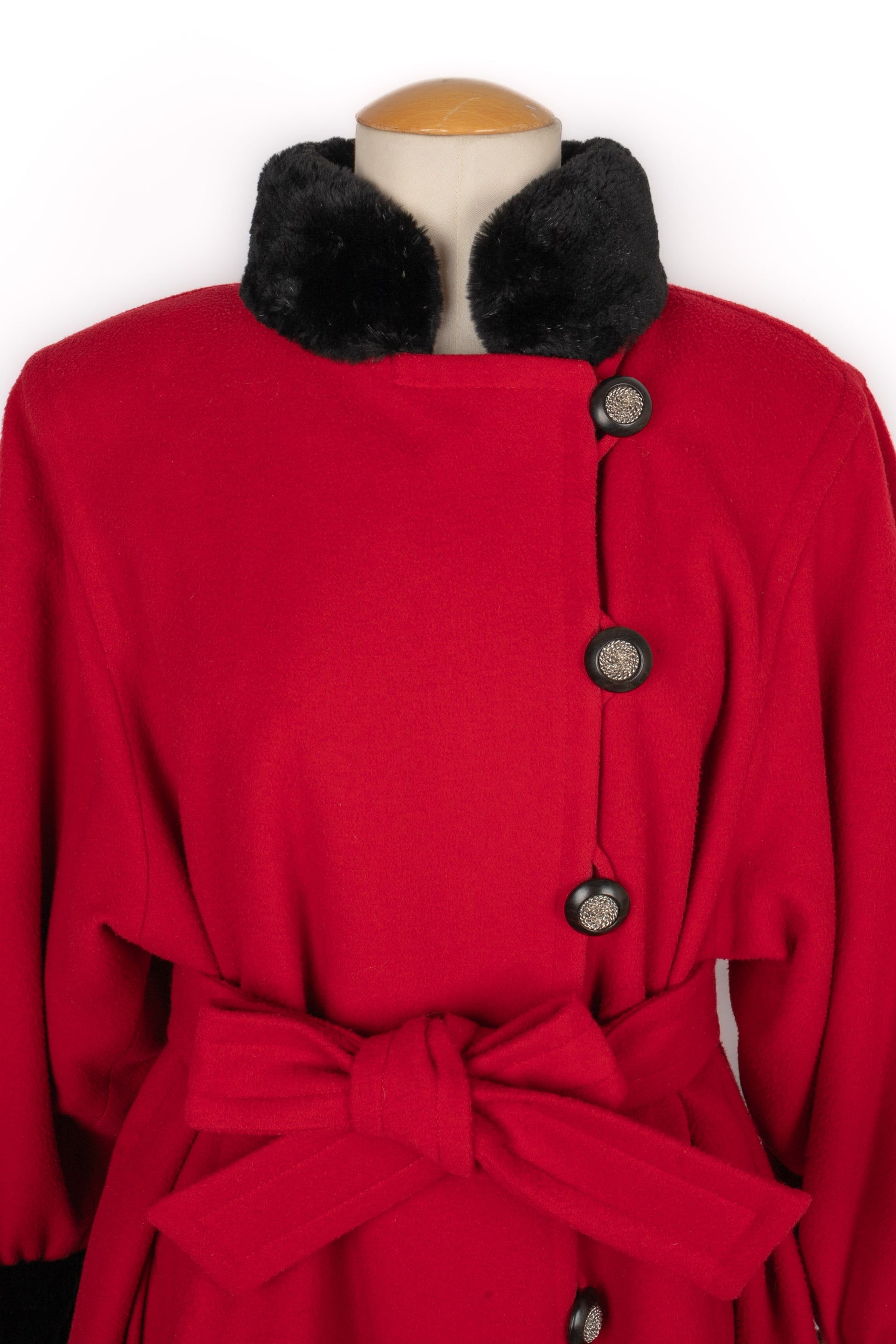 Manteau rouge Yves Saint Laurent