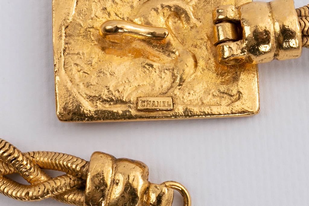 Ceinture doré Chanel