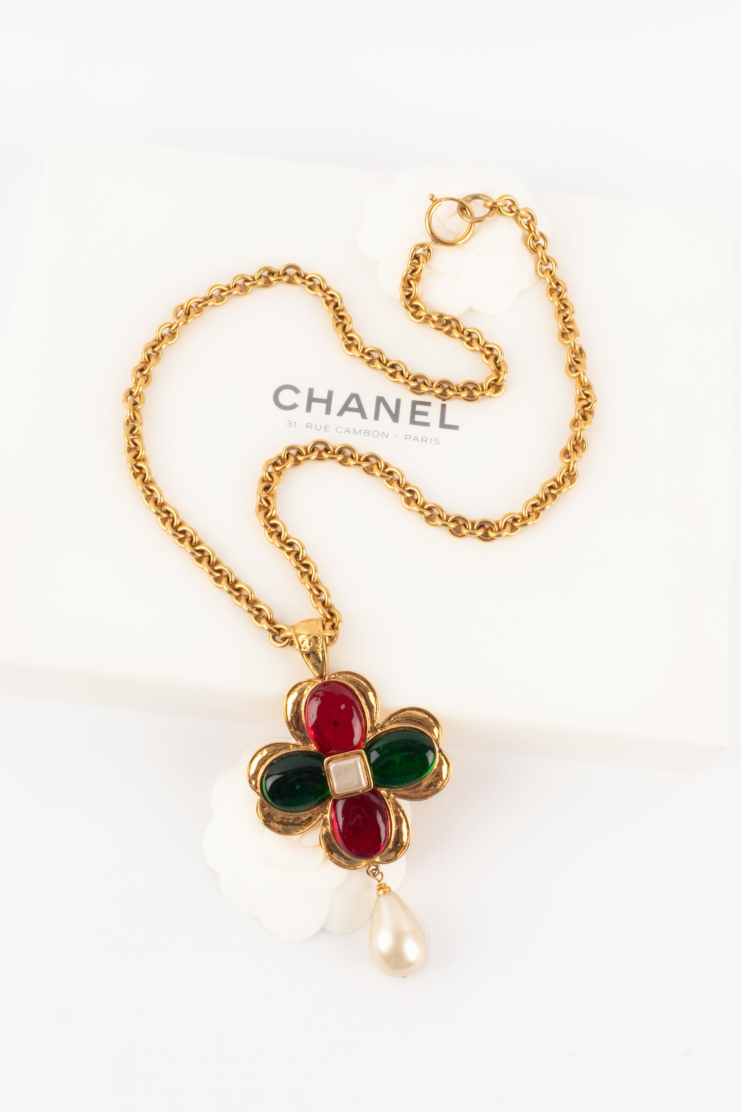 Collier croix Chanel Printemps 1993