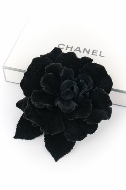 Broche camélia Chanel