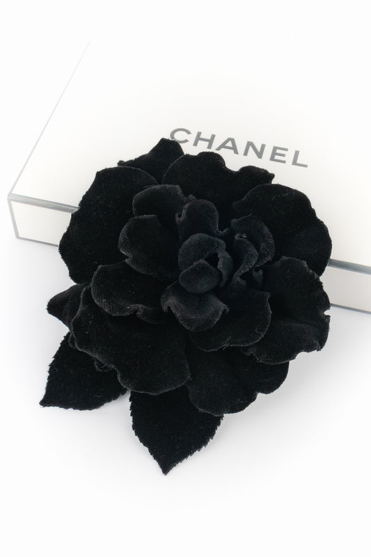Broche camélia Chanel